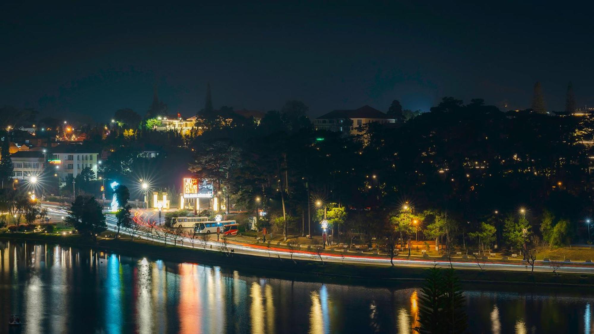 Nam Phuong Dalat Central Exterior photo